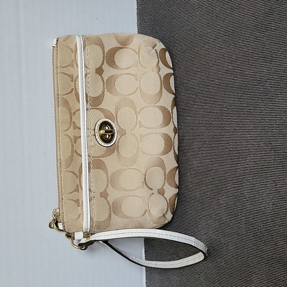 Coach Handbags - Coach signature C wristlet